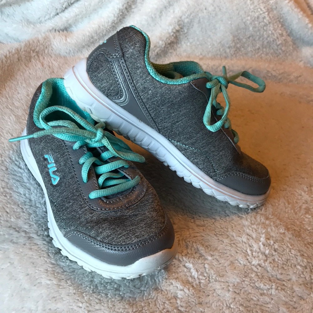 Girls Fila shoes. Size 1 grey and seafoam green